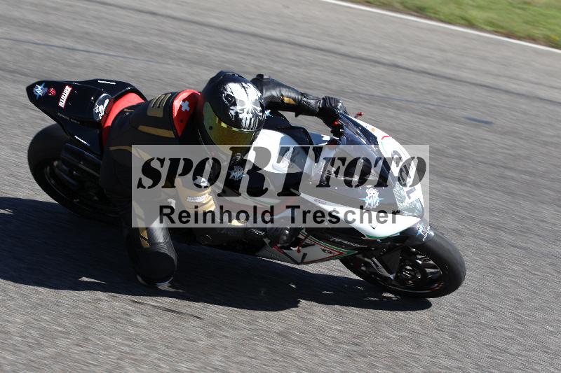 Archiv-2025/48 25.08.2025 Cornu Master School ADR/rot-rouge/123